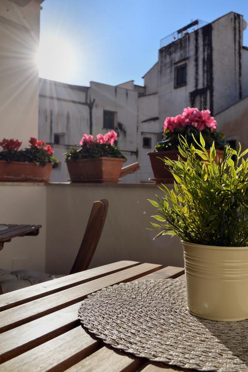Real Teatro Umberto I Bed & Breakfast Palermo Exterior photo